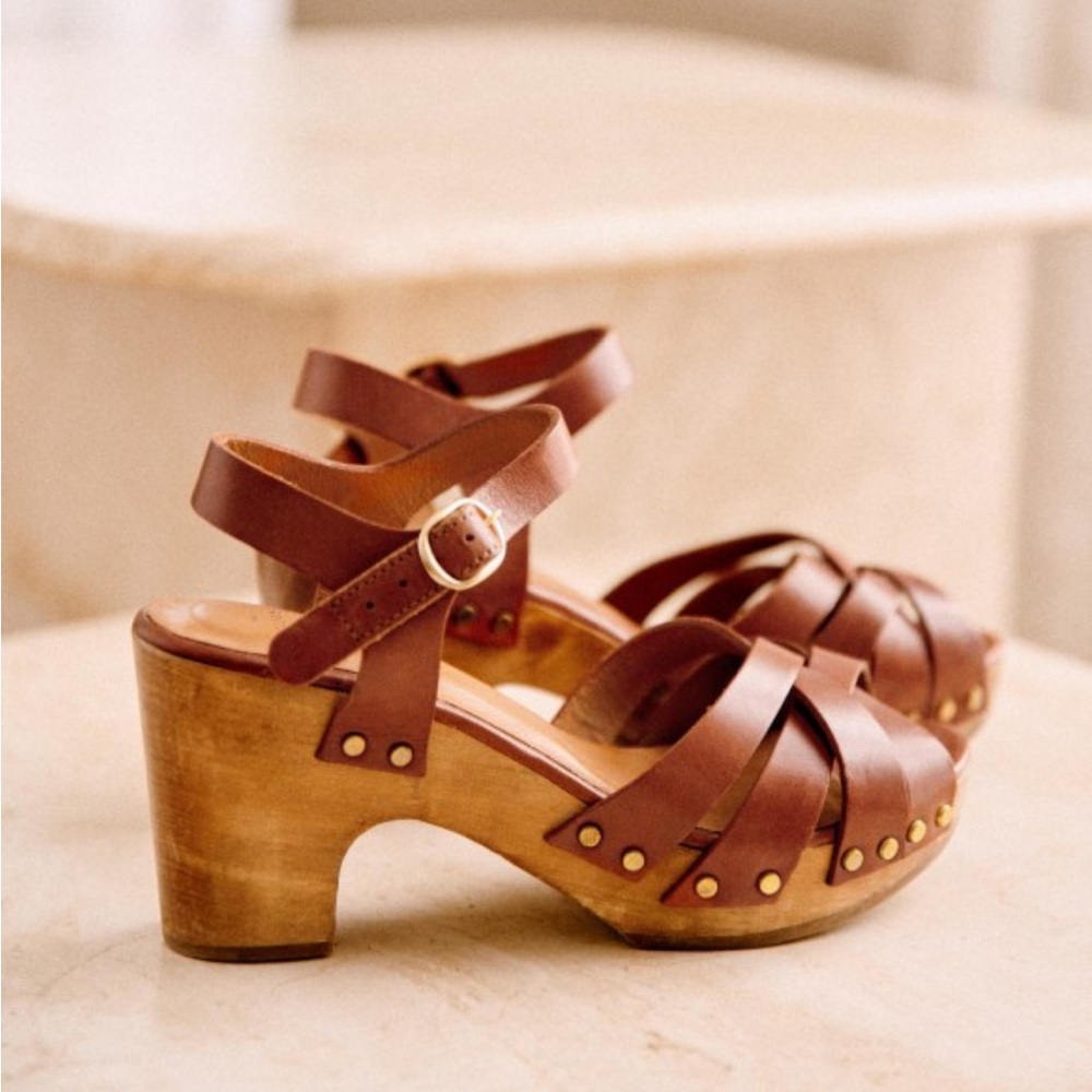 Sezane Leather Isabelle Clog Sandals
